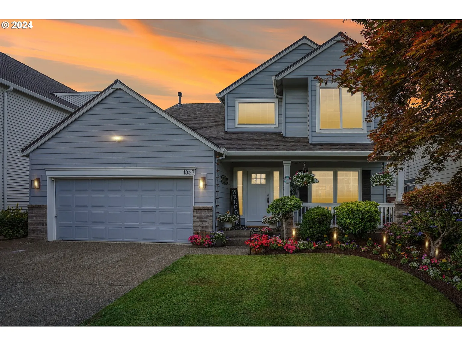 1367 NE Setting Sun Dr photo 1