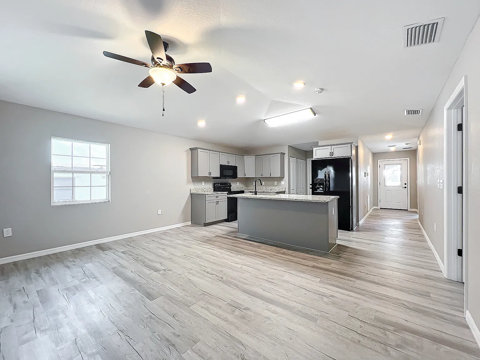 2 bed, 1044 sqft, $1,500 — Photo 3