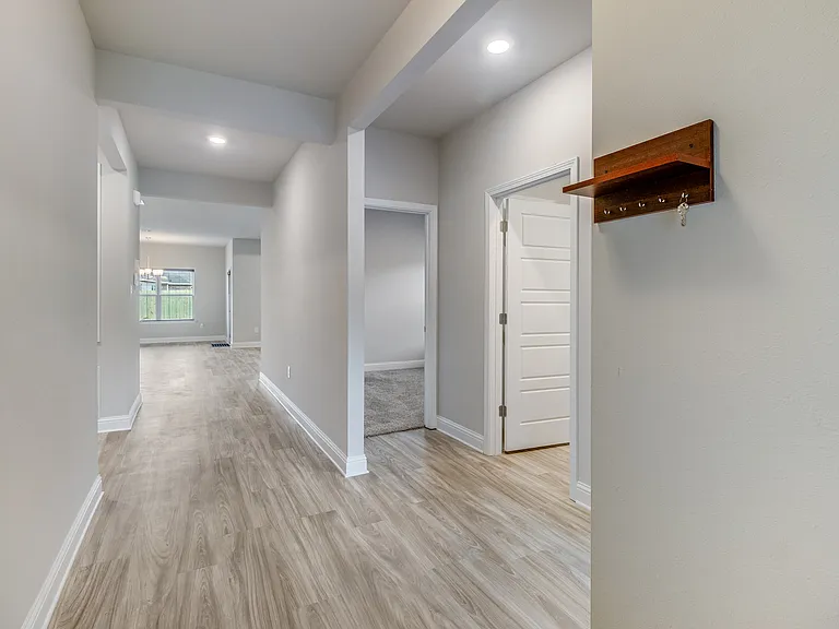 5468 Overland Dr — Photo 8
