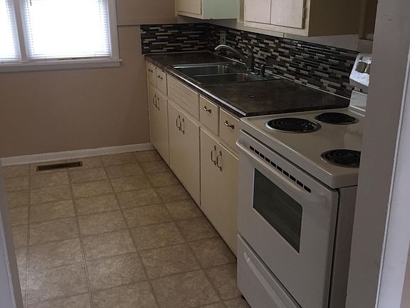 4th image of 1000 Osborne St