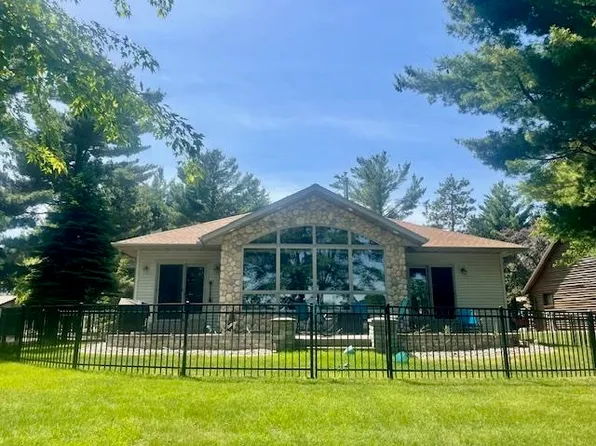 981 Dundee Ct, Nekoosa, WI 54457