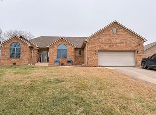 302 Willow Ridge Dr, Richmond, KY 40475