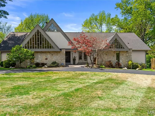 821 Mason Wood Dr, Saint Louis, MO 63141
