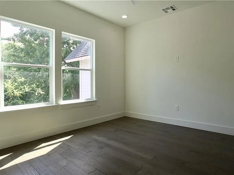 705 Harris Ave #C — Photo 47