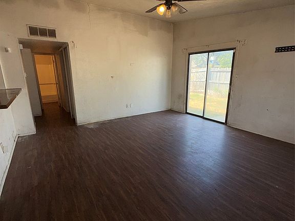 3rd image of 9419 Culberson St