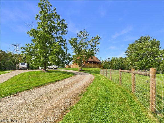 4th image of 827 Darnold Rd
