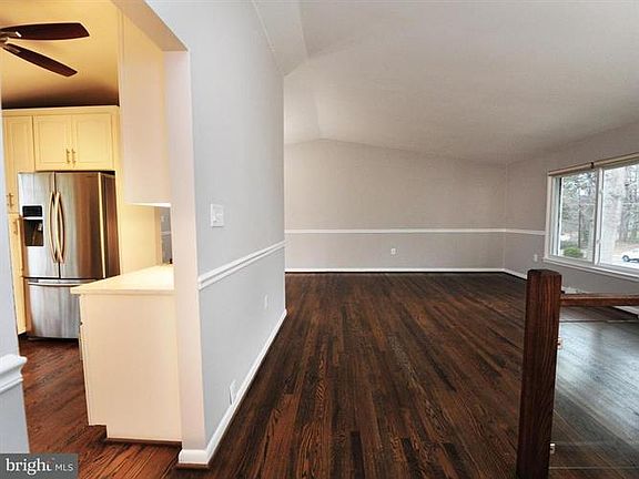 3rd image of 8418 Camden St