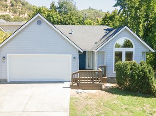 831 NE Piedmont Ave, Grants Pass, OR 97526