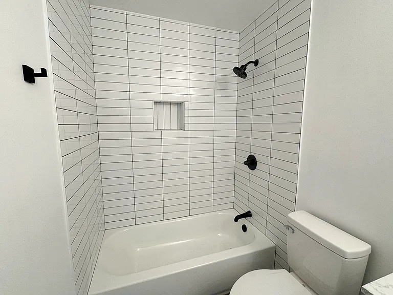 409 Kings Hwy — Photo 7