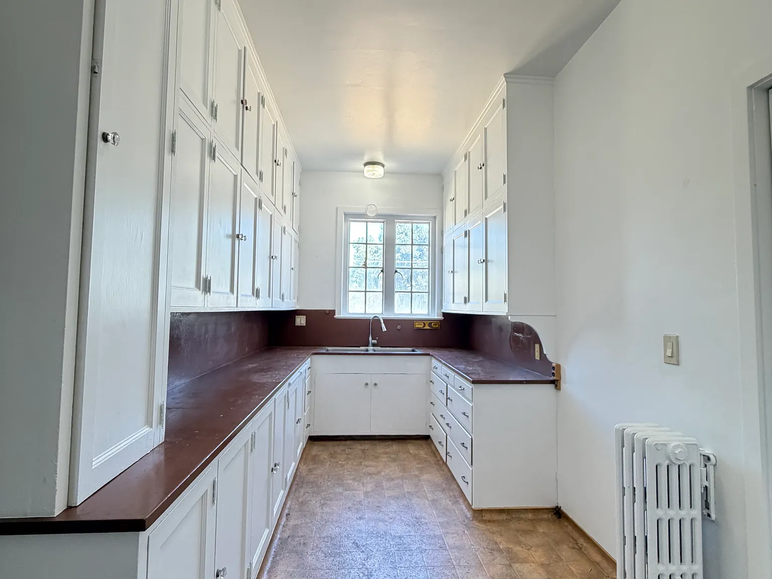 8 bed, 7420 sqft, $6,500 — Photo 4