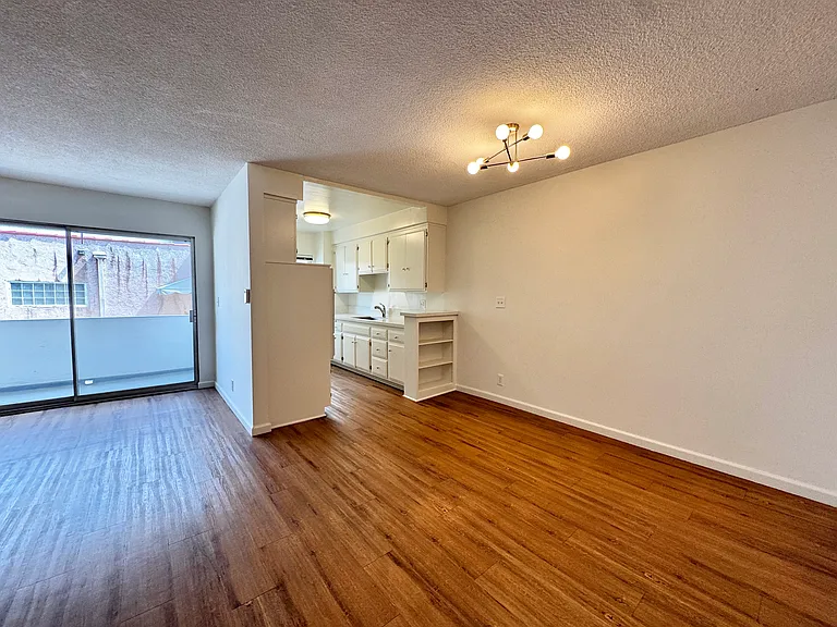 611 N Kings Rd #3 — Photo 6