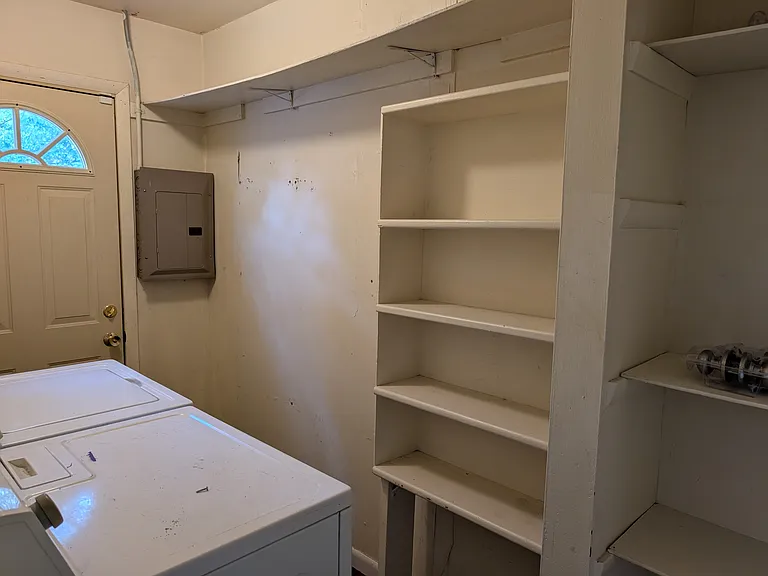 1805 Southwood Dr — Photo 10