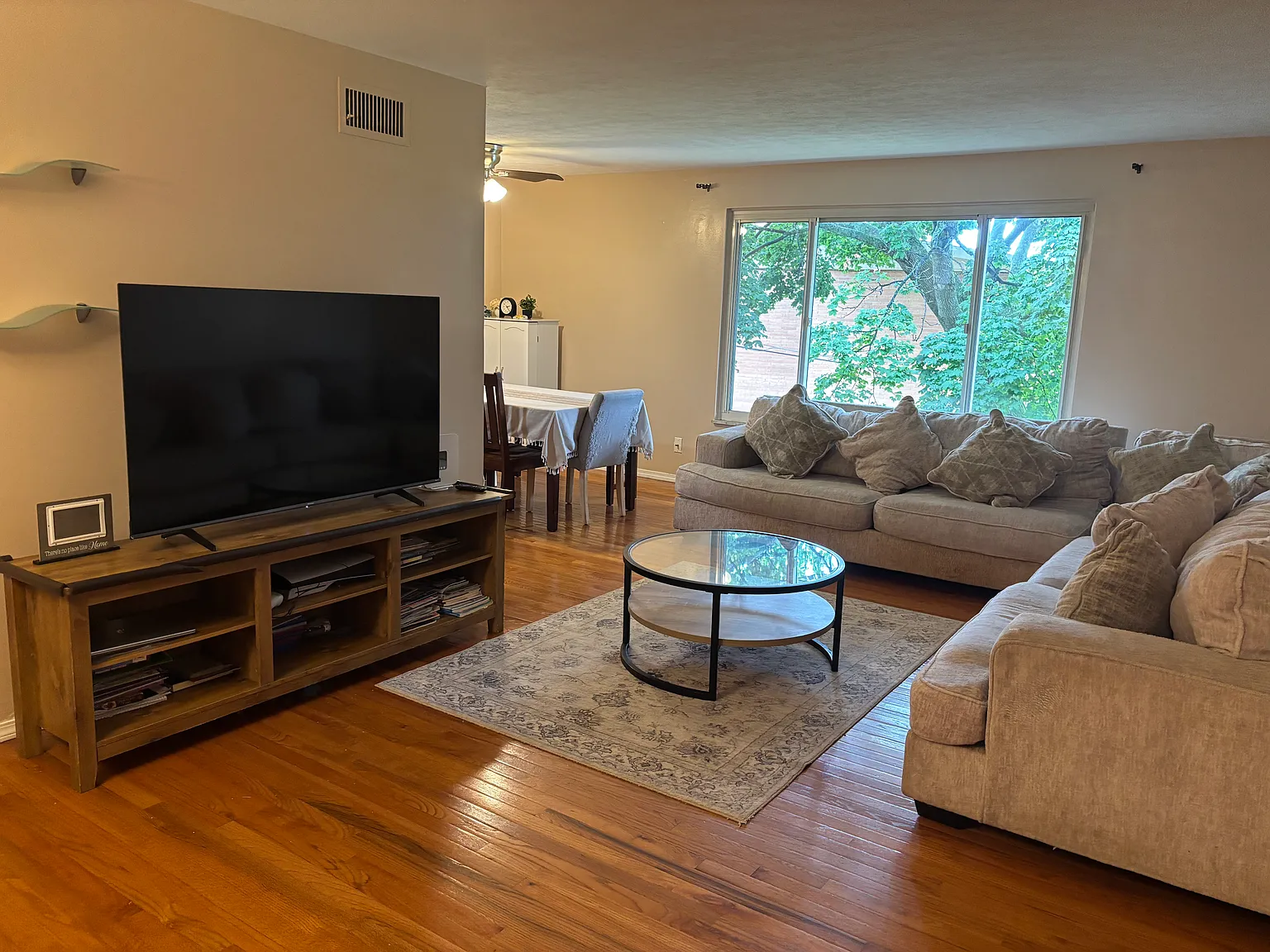 3 bed, 1080 sqft, $2,200 — Photo 1