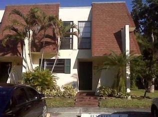 8941 Palm Tree Ln, Pembroke Pines, FL 33024