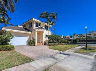 703 Harrison St, Hollywood, FL 33019