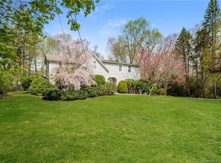 7 McGuire Rd, Trumbull, CT 06611