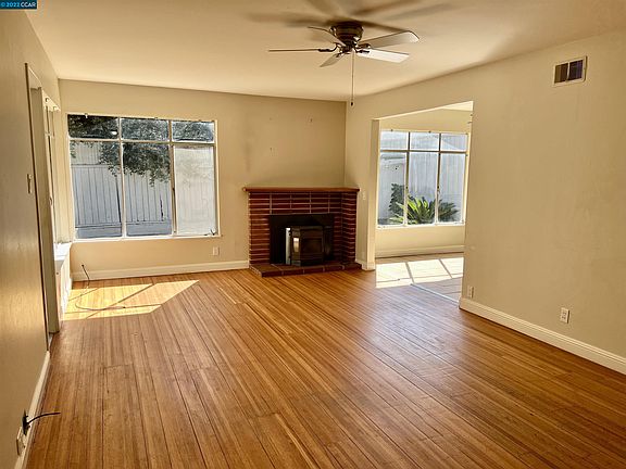3rd image of 2829 Bonita Ave