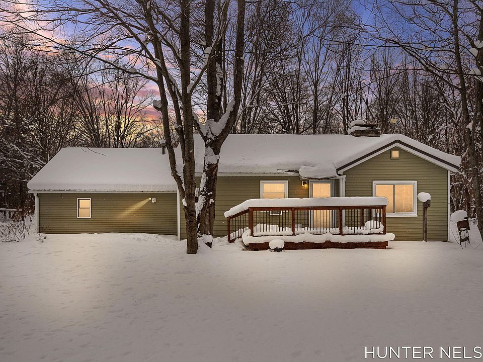 1st image of 2627 N Evergreen Dr