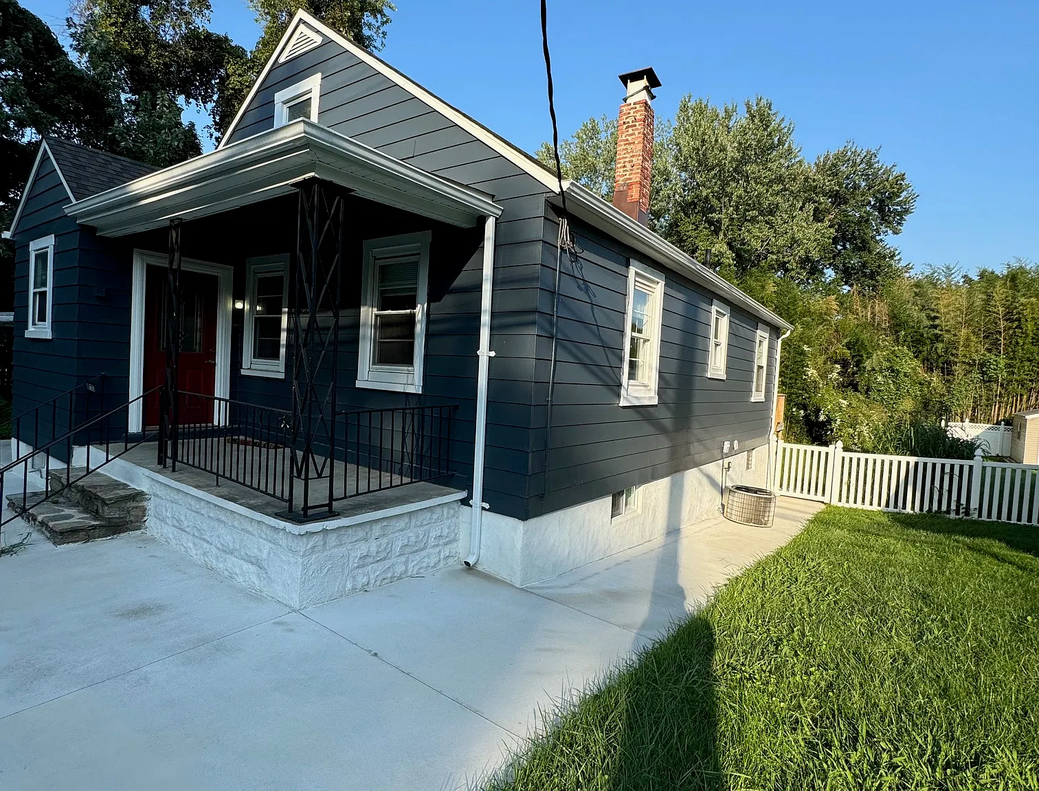 4 bed, 2.5 bath, 1877 sqft, $2,800 — Photo 2