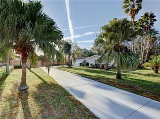 609 Palm Ave, Belleair, FL 33756