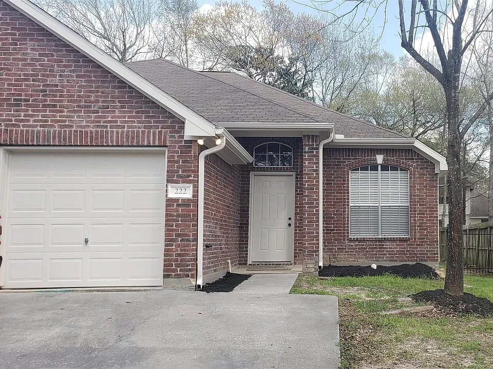 222 Canterbury Dr