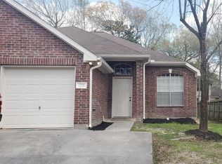 222 Canterbury Dr, Conroe, TX 77303