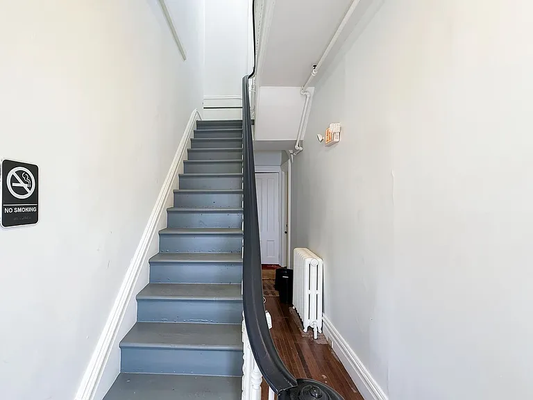 834 Warren St #4 — Photo 1
