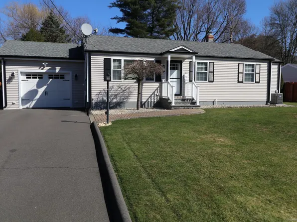 11 Mohawk Drive, Farmington, CT 06085