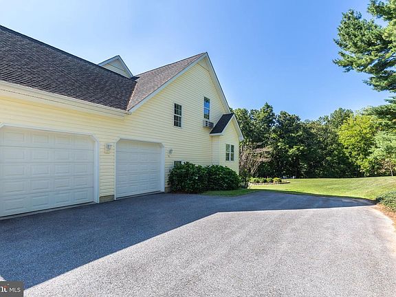 5th image of 3623 Emory Rd N