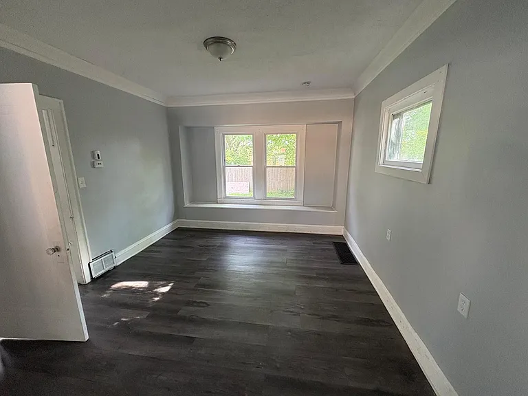 4621 Denmark Ave — Photo 8