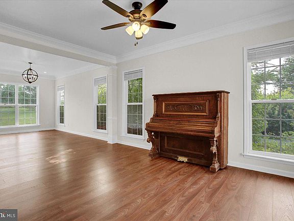 4th image of 141 Bolero Dr