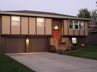 1492 Happy Valley Rd, Crown Point, IN 46307