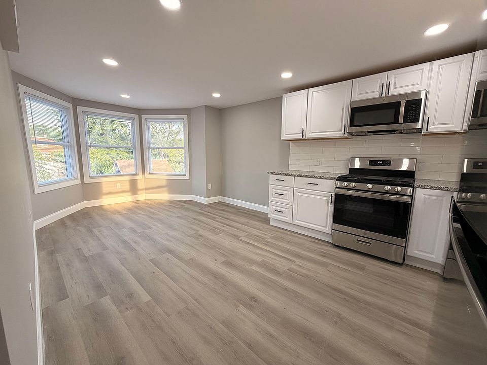 1st image of 516 E Marshall St APT 1