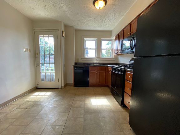 2nd image of 5600-5602 Beacon St #308