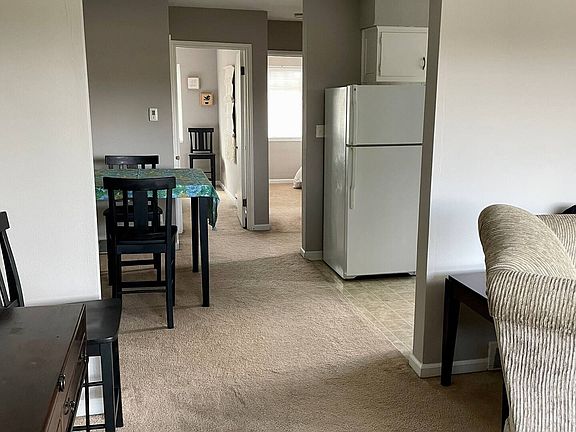 3rd image of 530 Lamont Dr #4