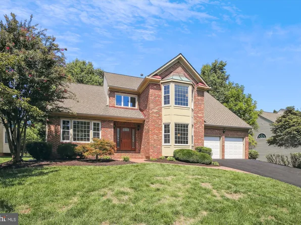 13021 Grey Friars Pl, Herndon, VA 20171
