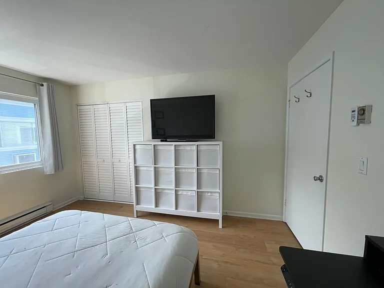 13 W Washington Ave #15 — Photo 3