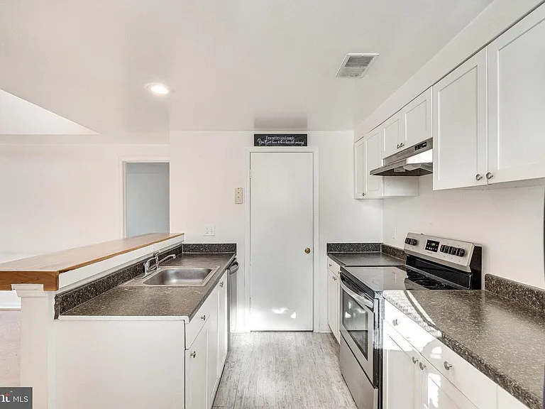 4418 Pembrook Village Dr — Photo 8