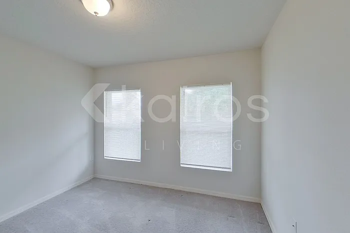 80 Pheasant Dr — Photo 2