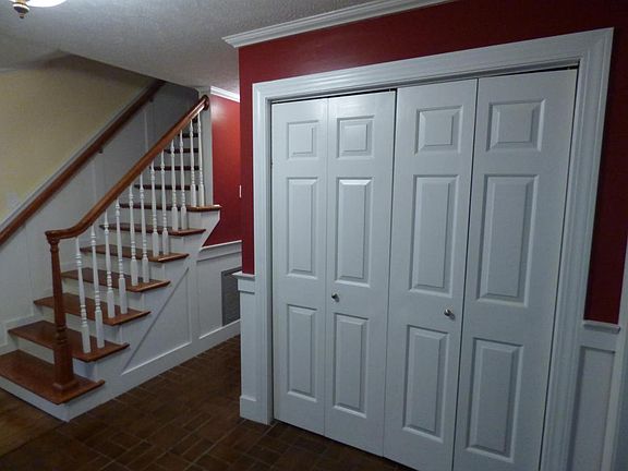 3rd image of 694 Oakley Dr