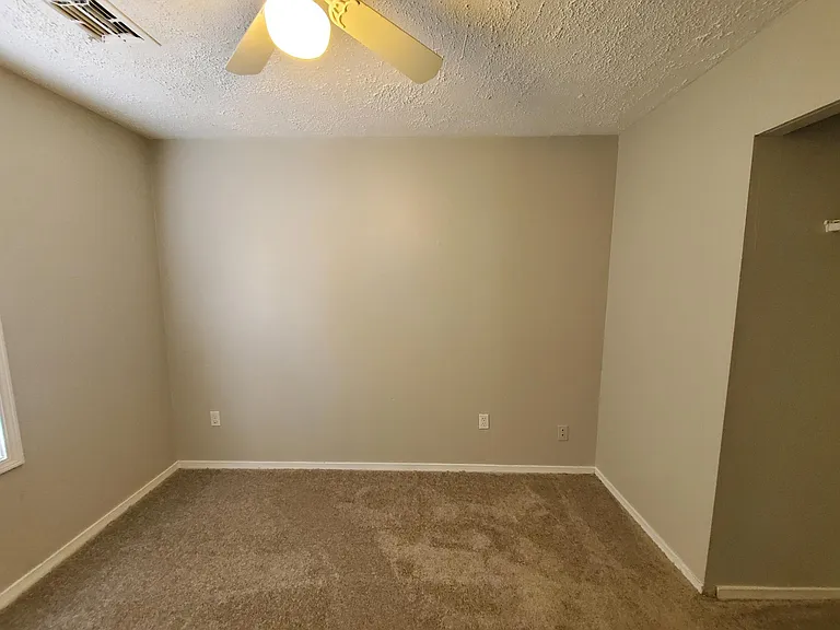 1047 Wellspring Dr — Photo 22