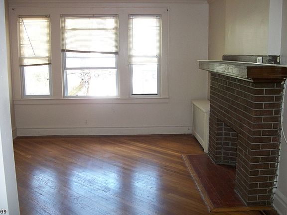 5th image of 58-60 Montrose St