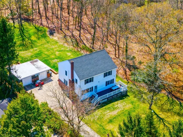 20 Mobrey Lane, Smithtown, NY 11787
