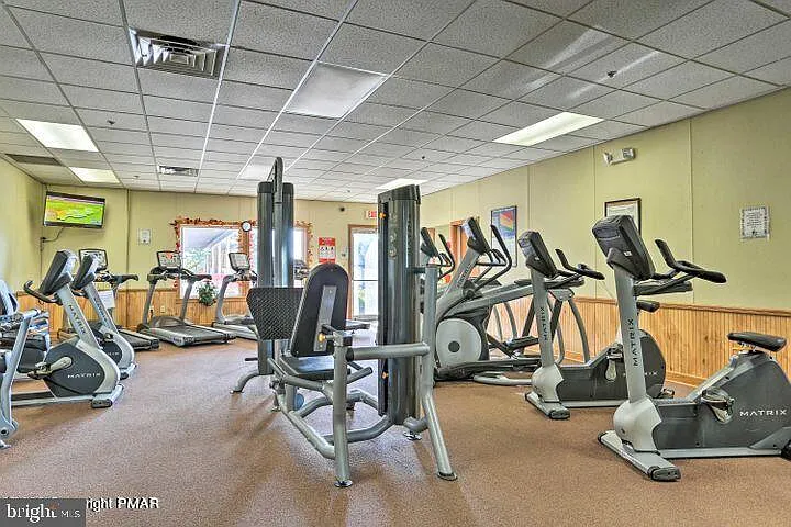 5375 Woodbridge Dr E — Photo 44