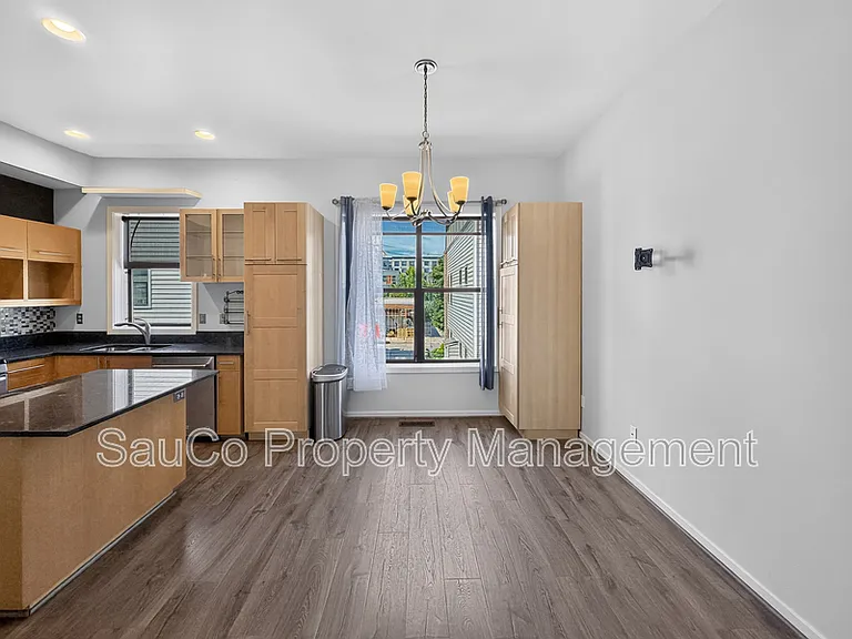 1420 NW 20th Ave — Photo 13
