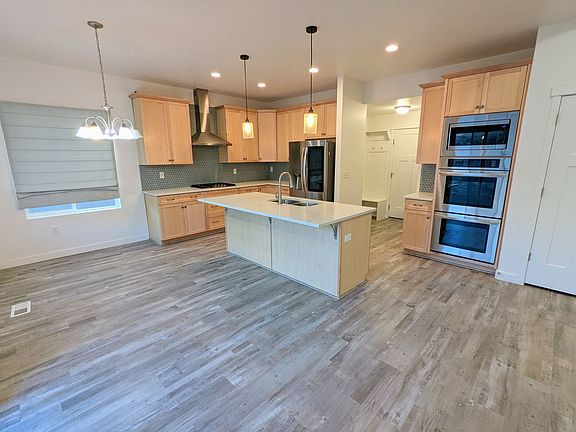 4th image of 15277 S Park Bluff Way