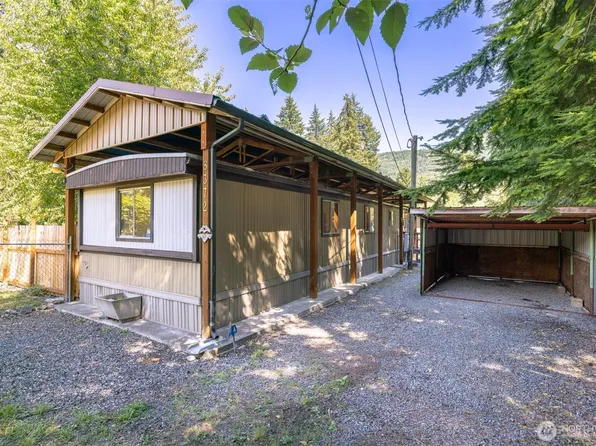 8372 Juniper Lane, Maple Falls, WA 98266