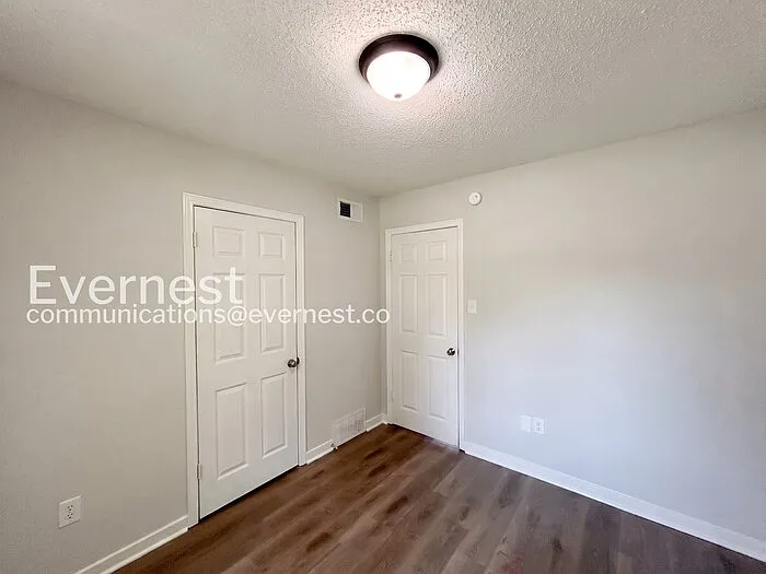 2372 Ashland Dr — Photo 13