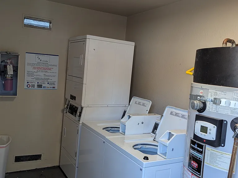 877 Sonoma Ave #18 — Photo 8