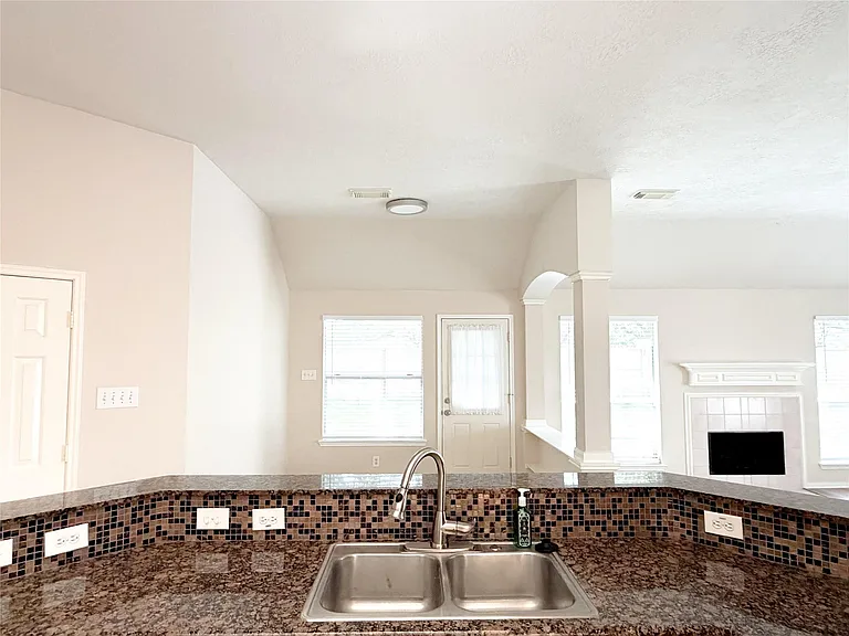 2131 Scenic Hollow Ct — Photo 12
